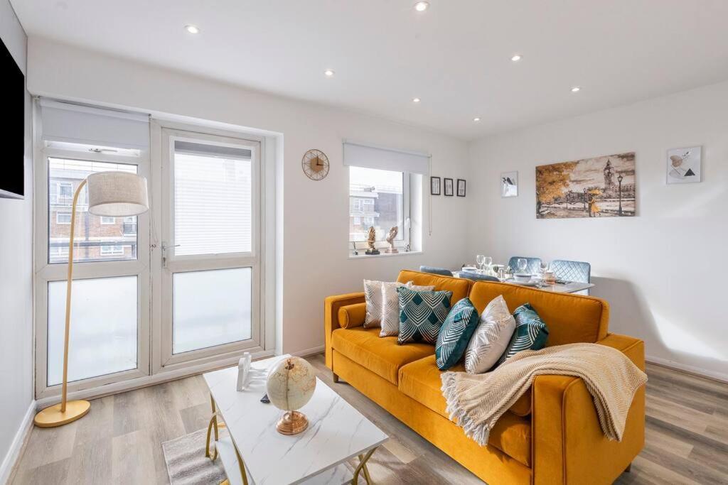 Appartamento Shard View 2Br Next Tower Bridge Londra Esterno foto