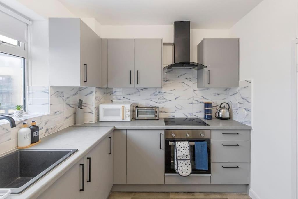 Appartamento Shard View 2Br Next Tower Bridge Londra Esterno foto