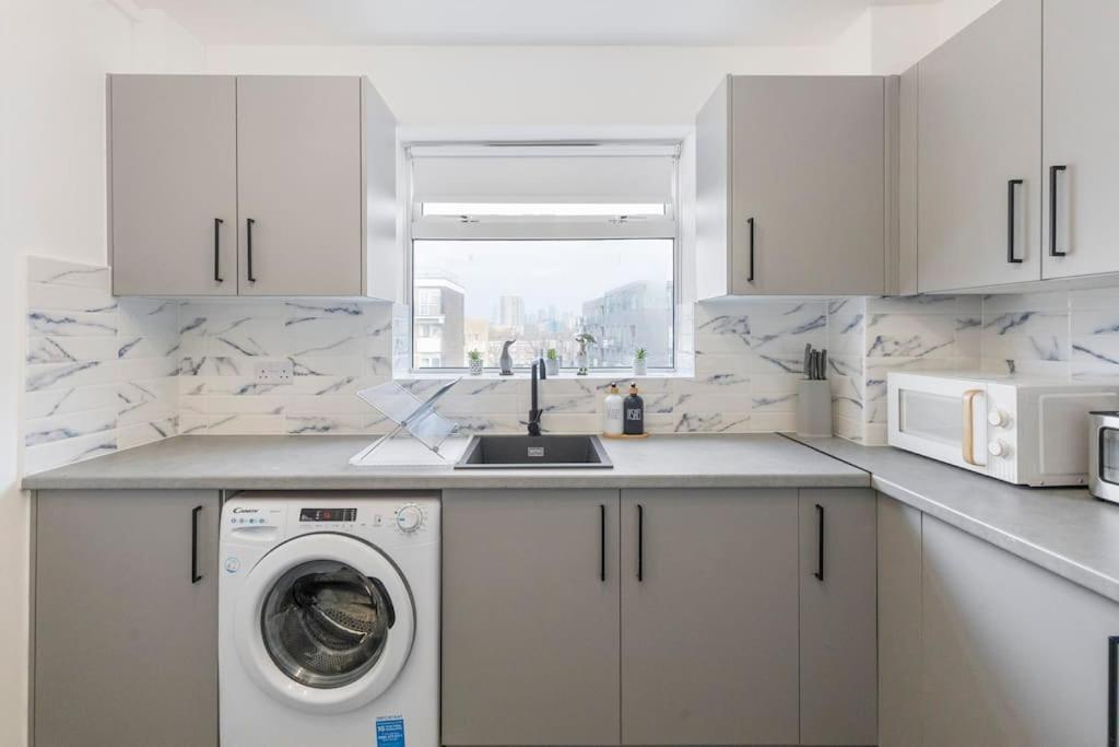 Appartamento Shard View 2Br Next Tower Bridge Londra Esterno foto