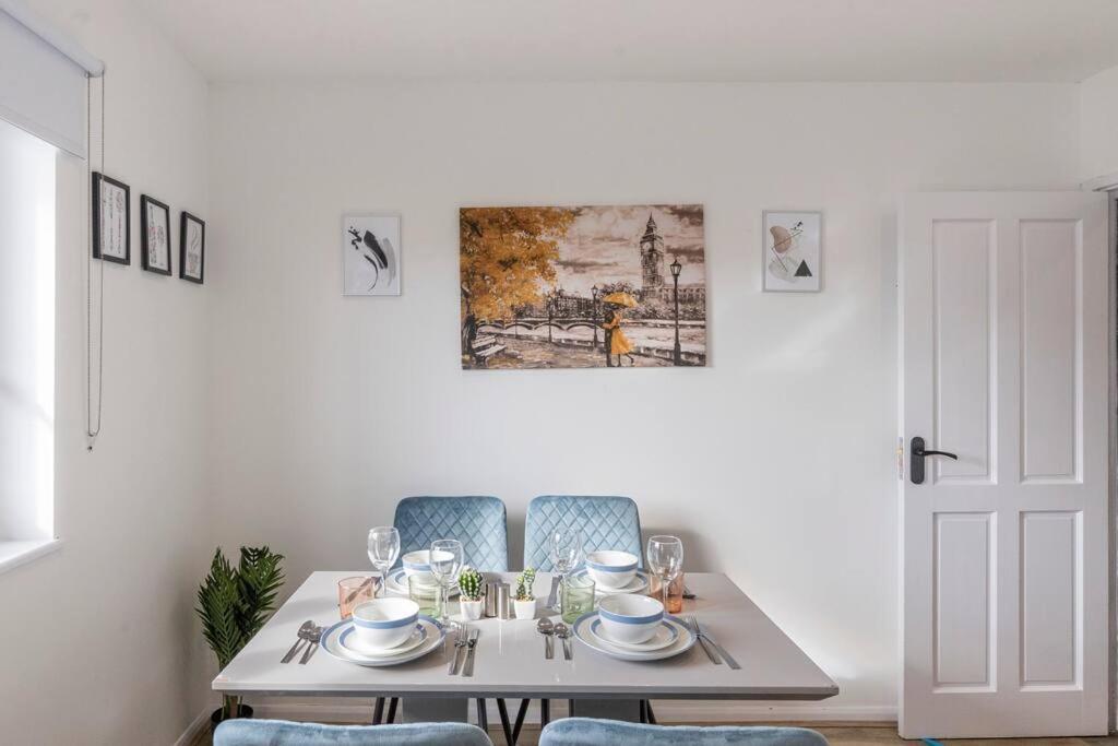 Appartamento Shard View 2Br Next Tower Bridge Londra Esterno foto