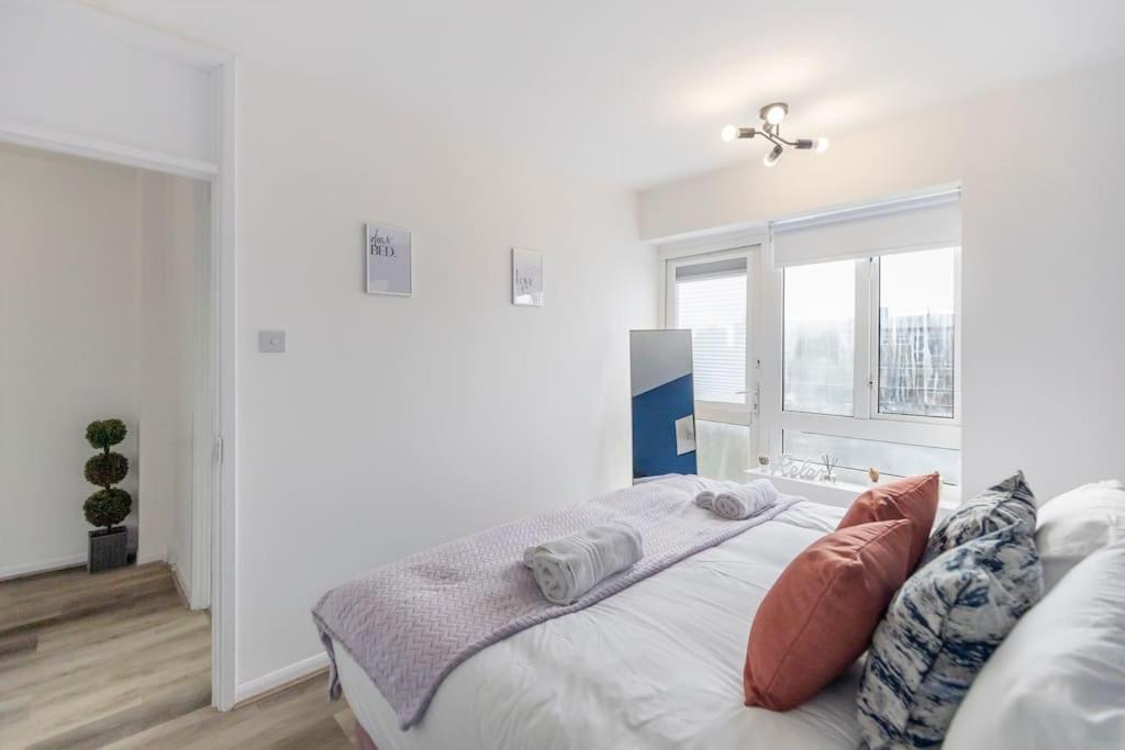 Appartamento Shard View 2Br Next Tower Bridge Londra Esterno foto