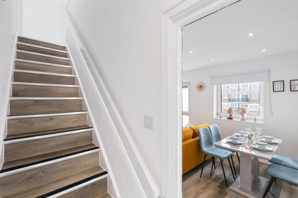 Appartamento Shard View 2Br Next Tower Bridge Londra Esterno foto